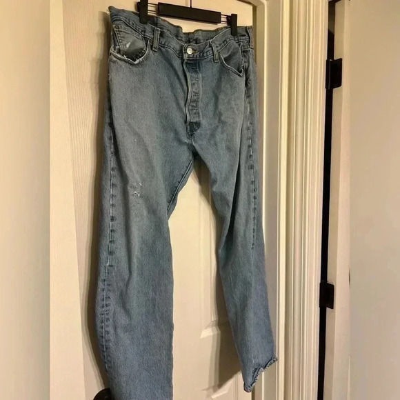 Levi’s distressed jeans size 38x32 - Picture 2 of 6